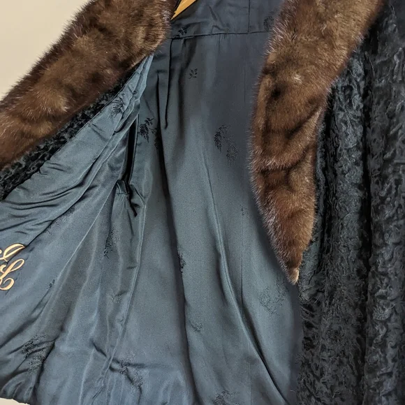 Vintage black fur coat - Picture 4 of 5